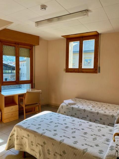 Готель Residencia Sagrada Familia Ла-Сеу-д'Уржель Екстер'єр фото